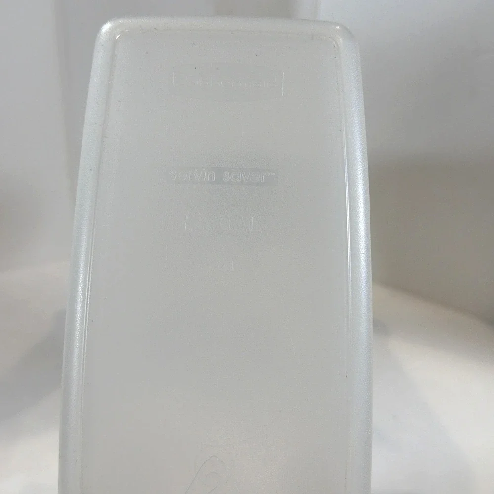 Rubbermaid‎ Servin Saver 1.3 Gallon 5.0 L Cereal Keeper Storage Container Almond